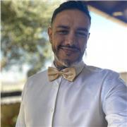 Maestro especializado en enseñanza de las ciencias con 20 años de experiencia en biología, química y fisica